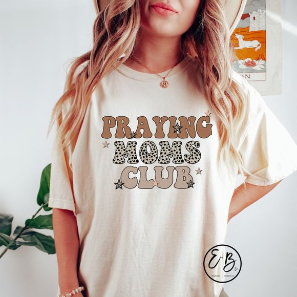 NEW Womens Trendy Comfort Colors Oversized Praying Moms Club Graphic Tee Shirt - Picture 1 of 4
